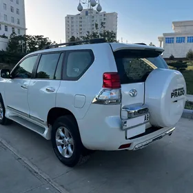 Toyota Land Cruiser Prado 2011