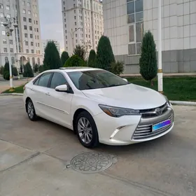 Toyota Camry 2017