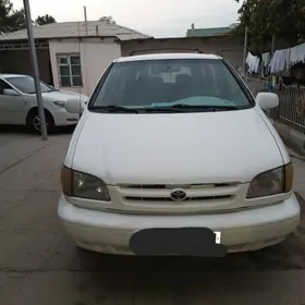 Toyota Sienna 2000