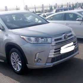 Toyota Highlander 2019