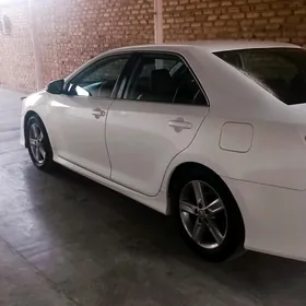 Toyota Camry 2012