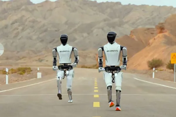 Hytaý Gobi çölünde gumanoid robotlaryň ylgaw ýaryşyny gurnady