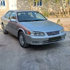 Toyota Camry 2000