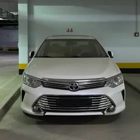 Toyota Camry 2015