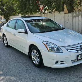 Nissan Altima 2011