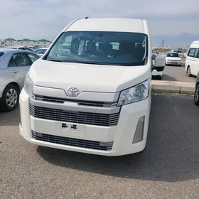 Toyota Hiace 2019