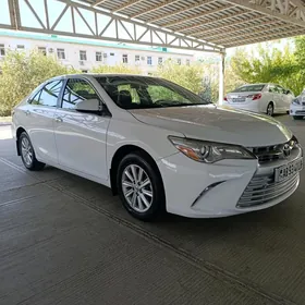 Toyota Camry 2015