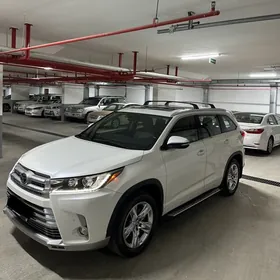 Toyota Highlander 2019