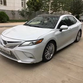 Toyota Camry 2017