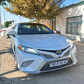 Toyota Camry 2018