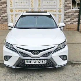 Toyota Camry 2018