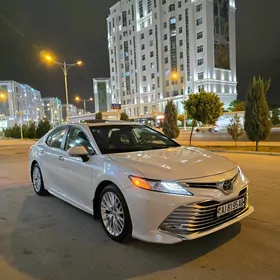 Toyota Camry 2018