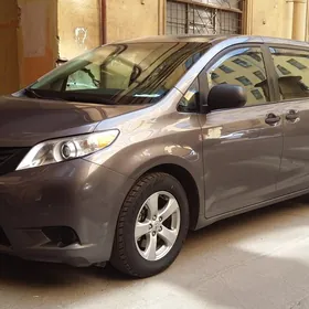 Toyota Sienna 2011