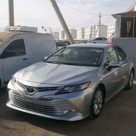 Toyota Camry 2018