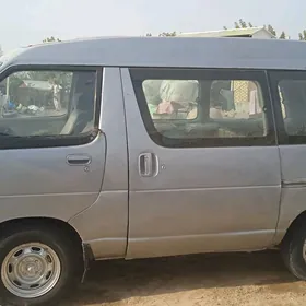 Toyota Hiace 1995