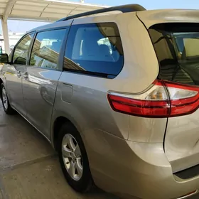 Toyota Sienna 2015