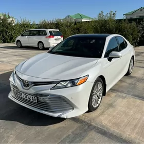 Toyota Camry 2018