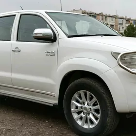 Toyota Hilux 2014