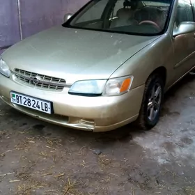 Nissan Altima 1999