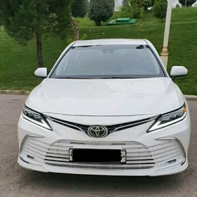 Toyota Camry 2021