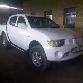 Mitsubishi L200 2007