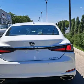 Lexus ES 350 2019