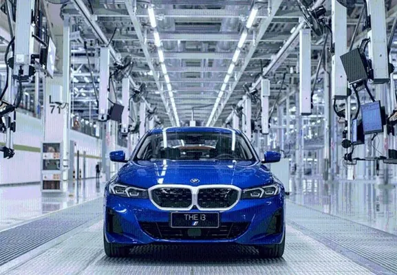 BMW ýangyn howpy sebäpli 680 müňden gowrak awtoulagyny yzyna çagyrýar