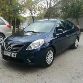 Nissan Versa 2012