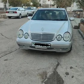 Mercedes-Benz E320 2002