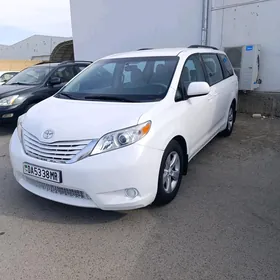 Toyota Sienna 2011