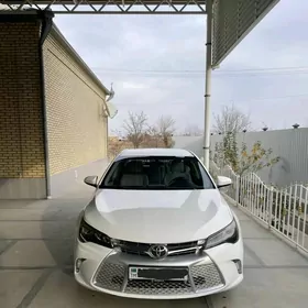 Toyota Camry 2016