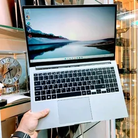 Galaxy Book 4/Core 7/RAM 16GB