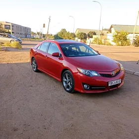 Toyota Camry 2013