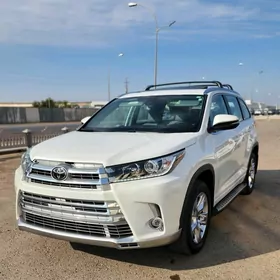 Toyota Highlander 2019