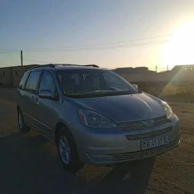 Toyota Sienna 2004