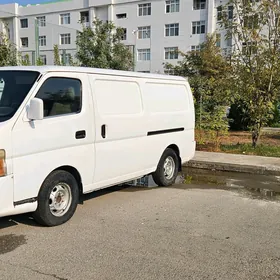 Nissan Urvan 2008