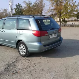 Toyota Sienna 2005