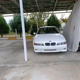 BMW E39 2000