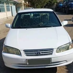 Toyota Camry 2001