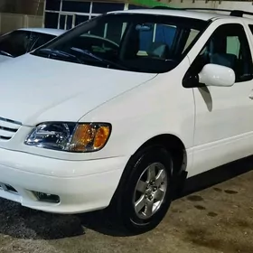 Toyota Sienna 2002