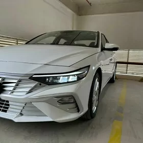 Hyundai Elantra 2024