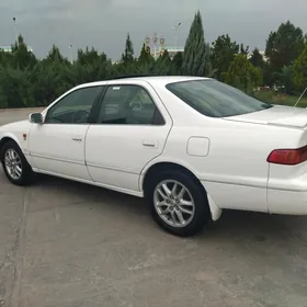 Toyota Camry 2000