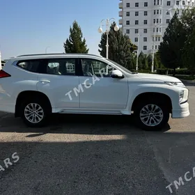 Mitsubishi Montero Sport 2023