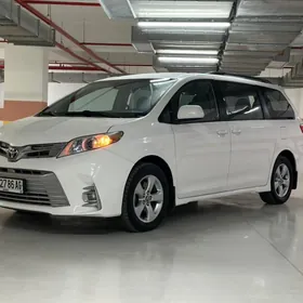 Toyota Sienna 2018