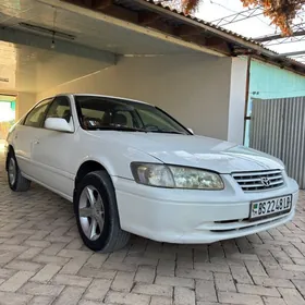 Toyota Camry 2001