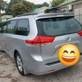 Toyota Sienna 2012