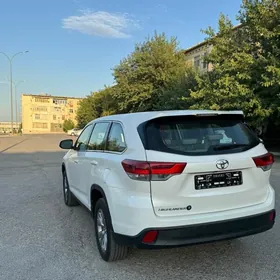 Toyota Highlander 2019