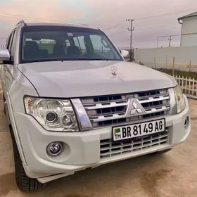 Mitsubishi Pajero 2011