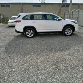 Toyota Highlander 2019