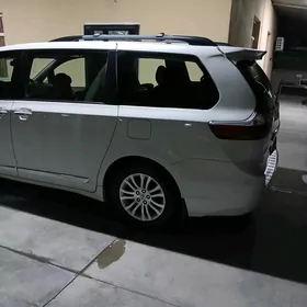 Toyota Sienna 2017